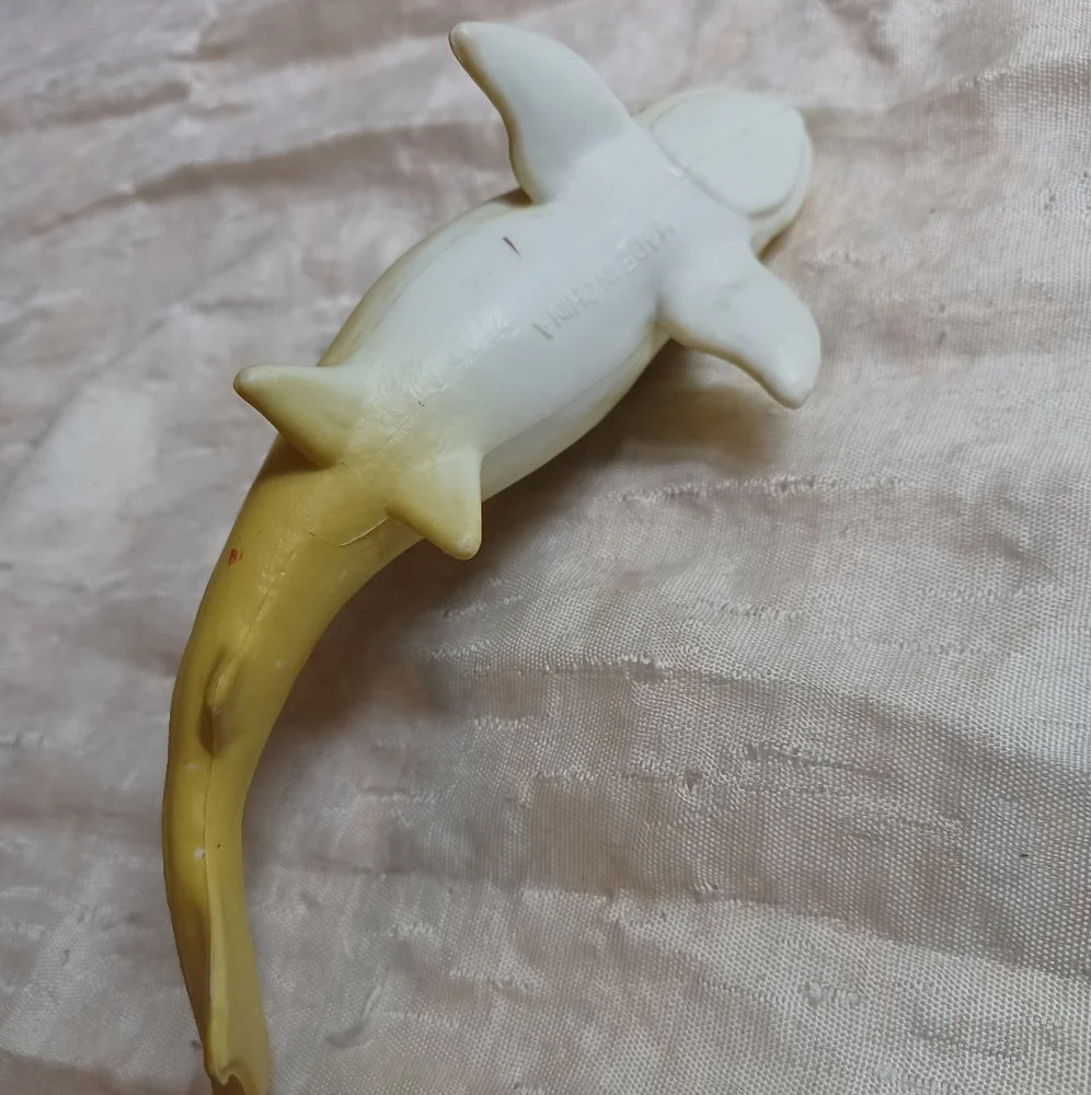 Lemon Shark, Very Nice Plastic Replica 6-inch replacement toy - Picture 9 of 12